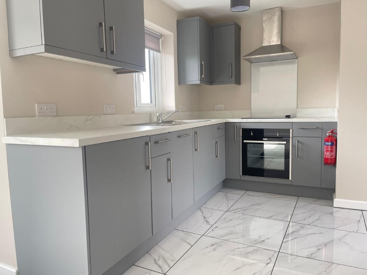 Brand New 1 Bed Apartment, 5Min Walk To Racing & Main Strip, With Electric Parking Bay & Terrace Long Stay Work Contractor Leisure - Citrine Newmarket  Esterno foto