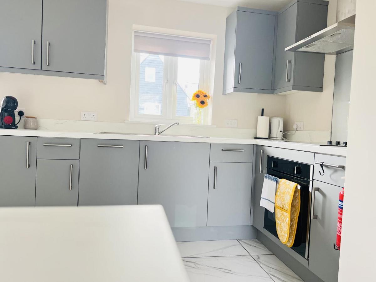 Brand New 1 Bed Apartment, 5Min Walk To Racing & Main Strip, With Electric Parking Bay & Terrace Long Stay Work Contractor Leisure - Citrine Newmarket  Esterno foto